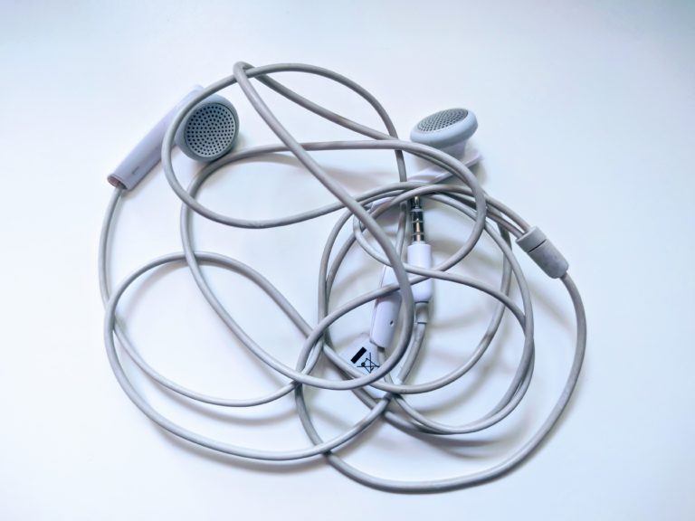 tangled-headphones-gadgetstate.tech - Gadget State